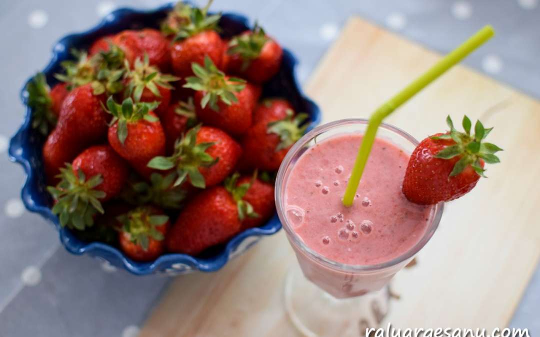 Smoothie delicios cu capsuni